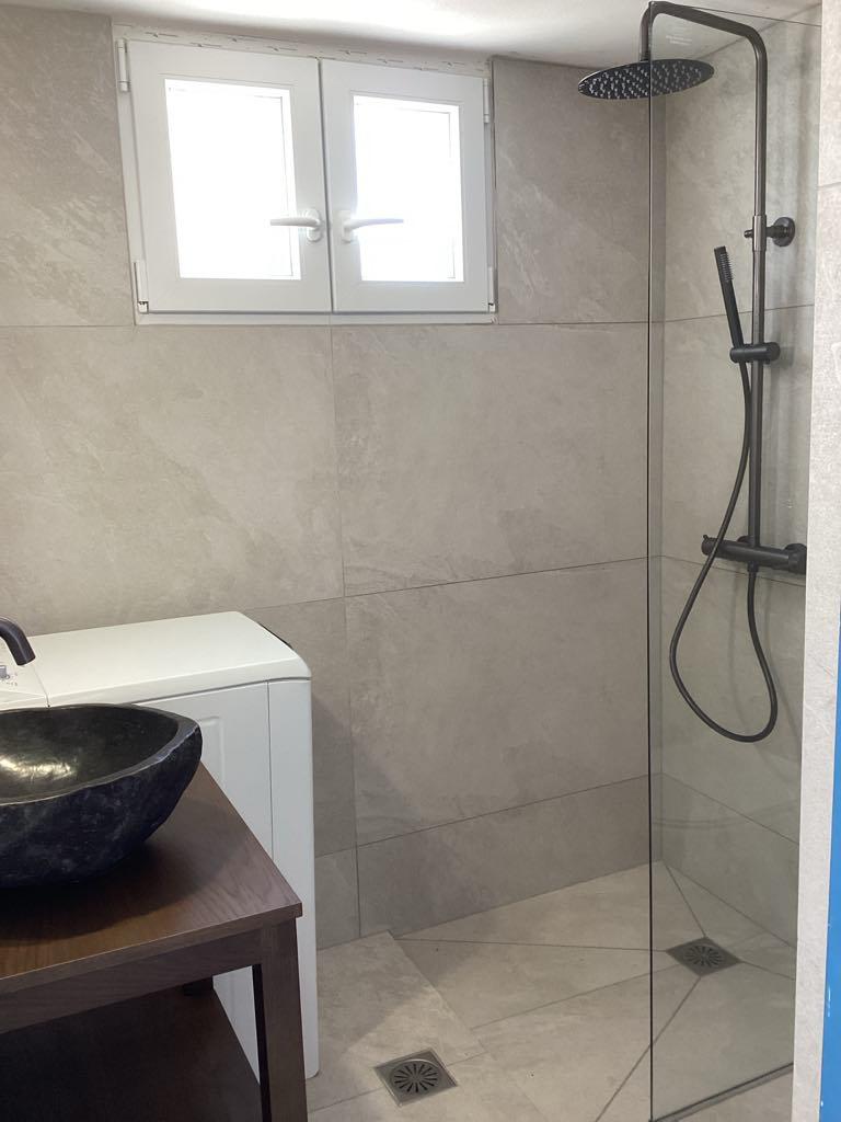 Bagno 8 — Yiayia's Place Folegandros