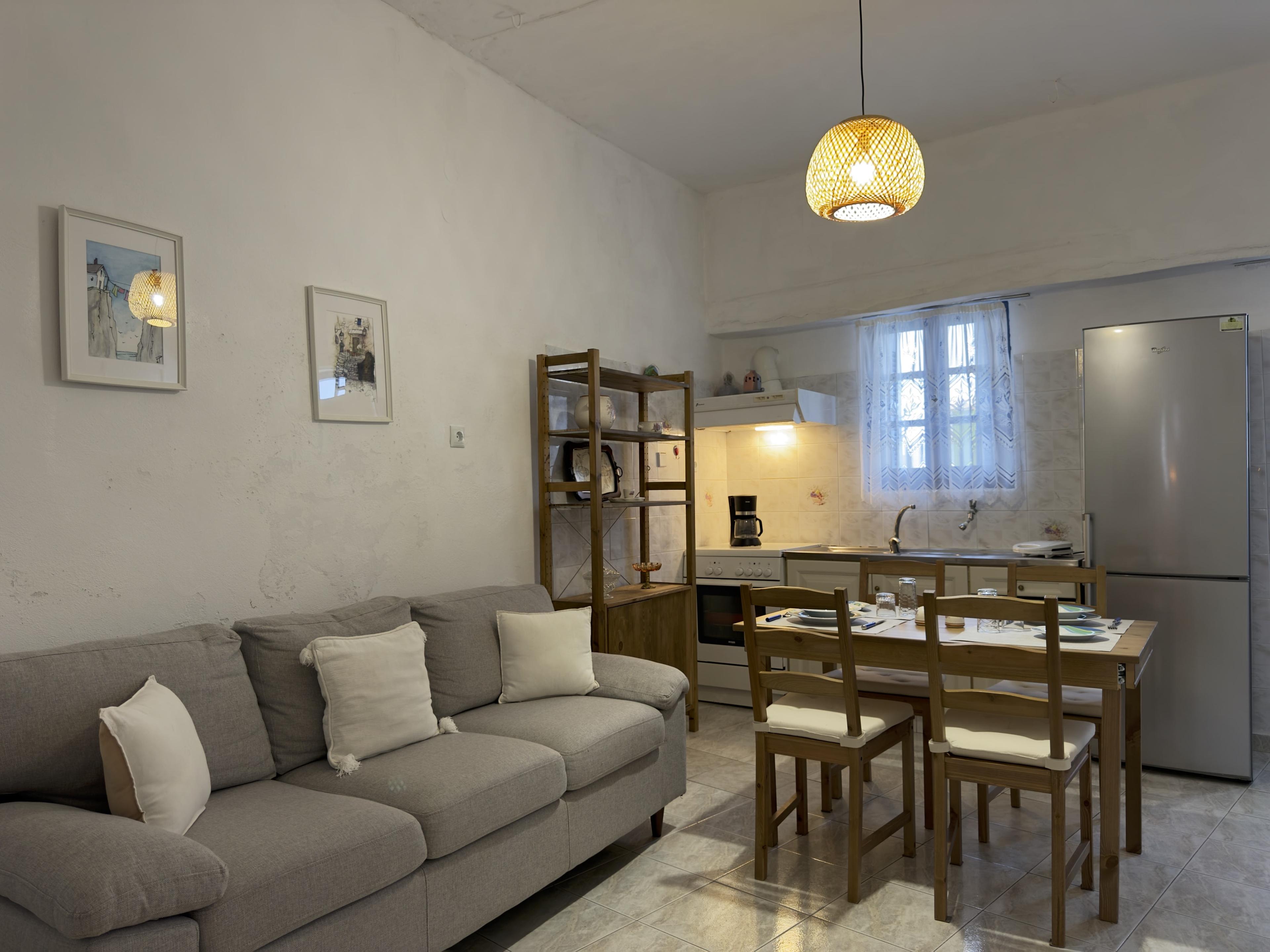 Sala da pranzo 1 — Yiayia's Place Folegandros