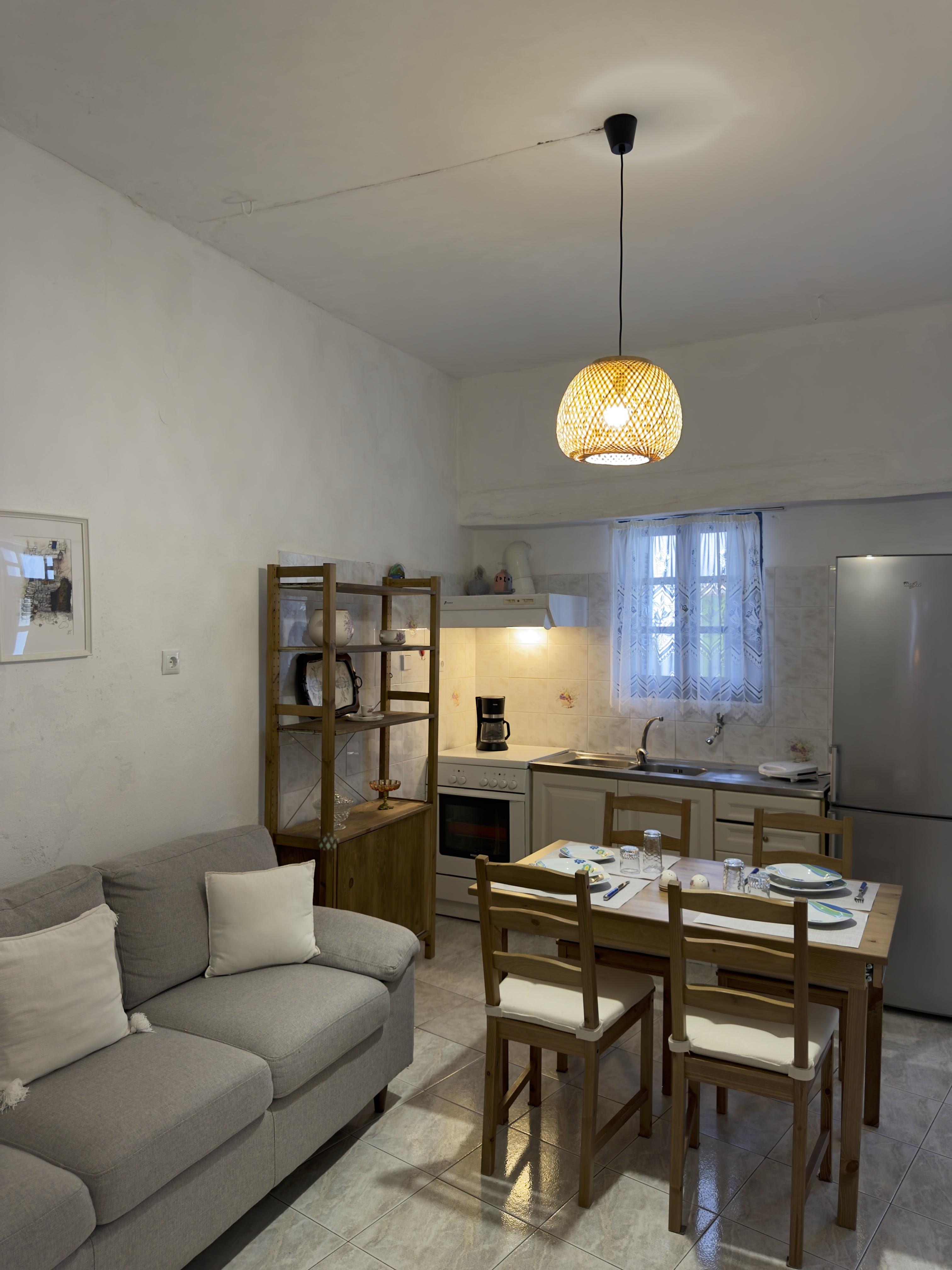 Sala da pranzo 8 — Yiayia's Place Folegandros